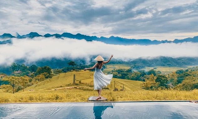 Không phải Sa Pa hay Mù Cang Chải, khung cảnh ruộng bậc thang đẹp như tranh này đang cực hot: Cung đường chữ S rực rỡ cờ đỏ sao vàng, thỏa mãn cả khách đi chill lẫn trekking khám phá